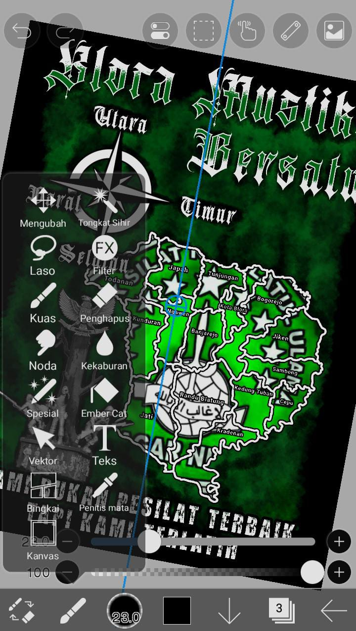 Hoodie abu-abu dengan sablon plastisol warna putih dan merah, desain grafiti tulisan urban