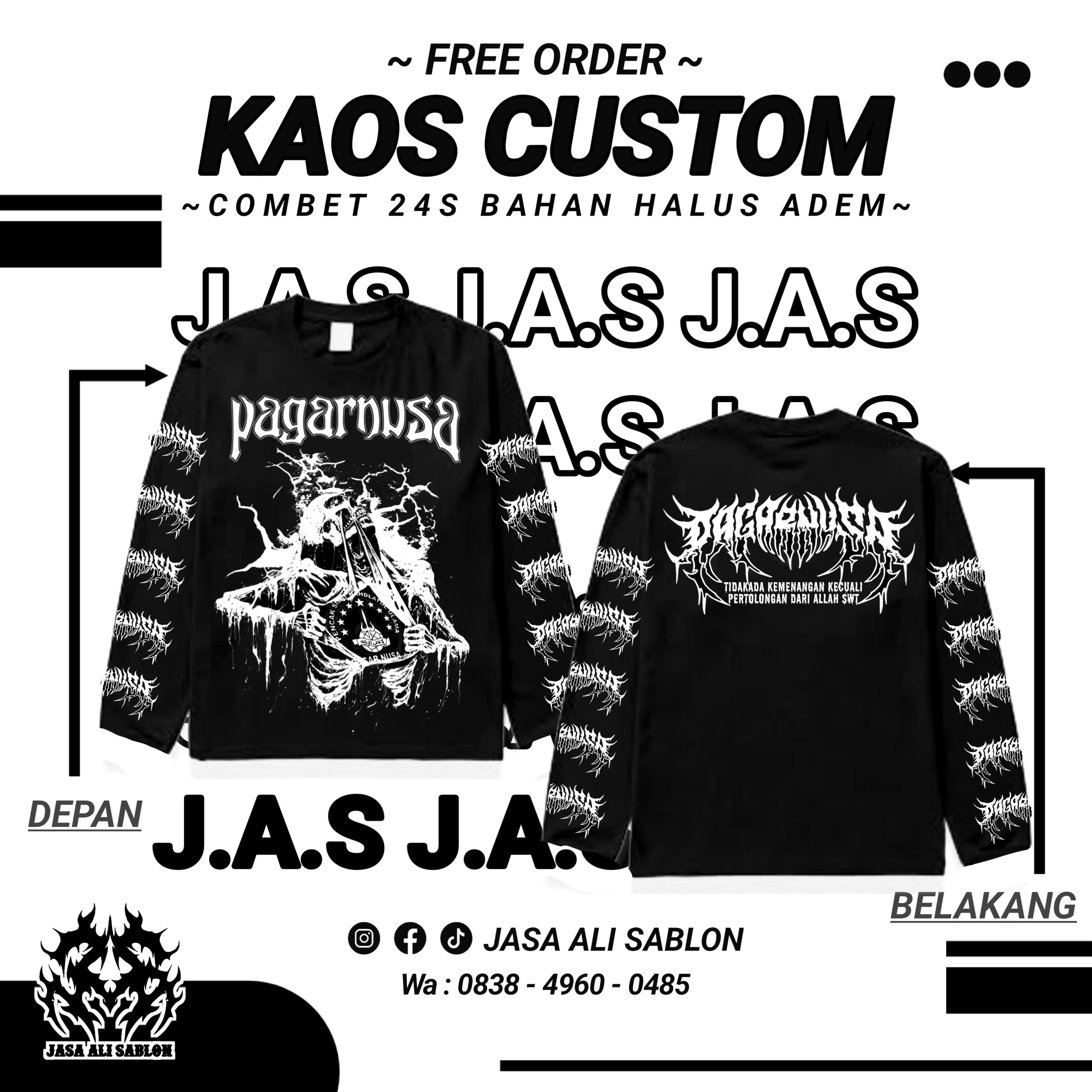 Kaos polo putih dengan sablon plastisol warna navy, desain logo perusahaan di bagian dada kiri